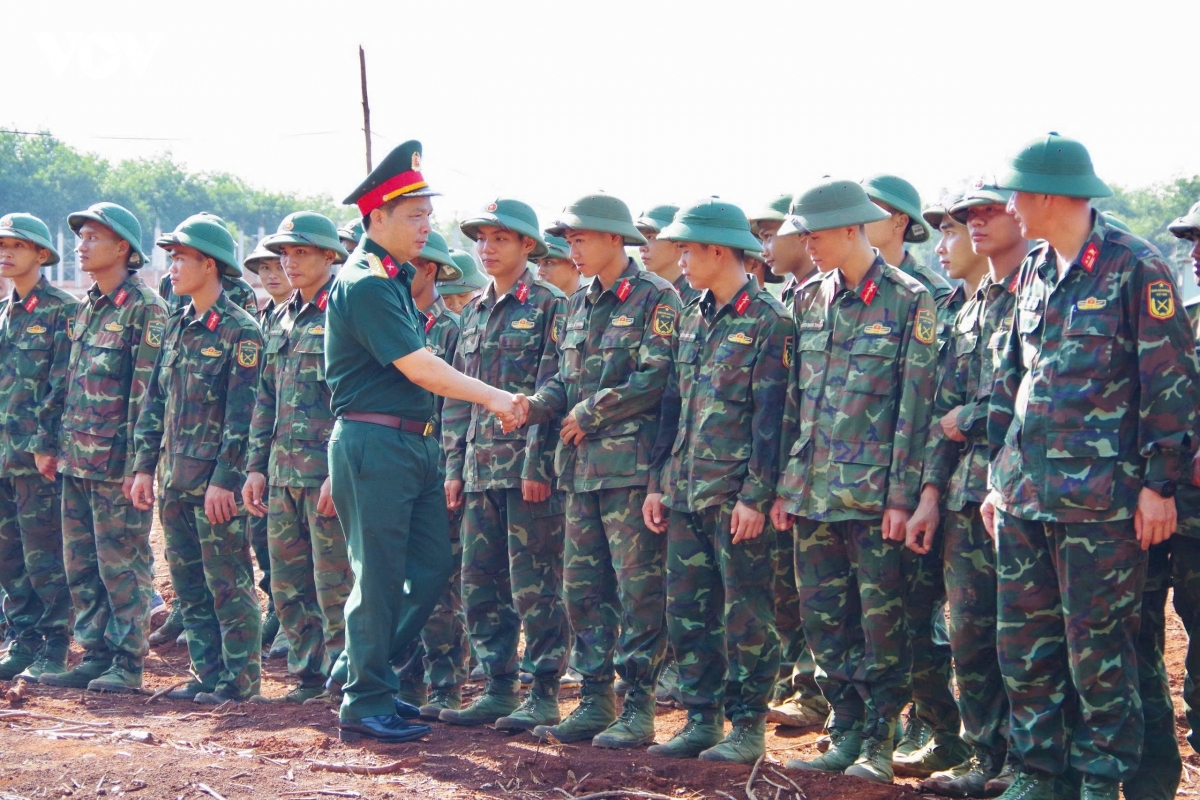quan_doan_34_vuot_nang_thang_mua_xay_truong_bien_gioi-_anh_1.jpg
