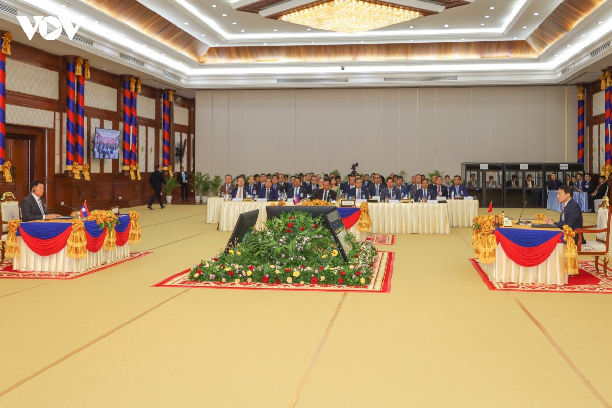 quang_canh_cuoc_hop_rs.jpg