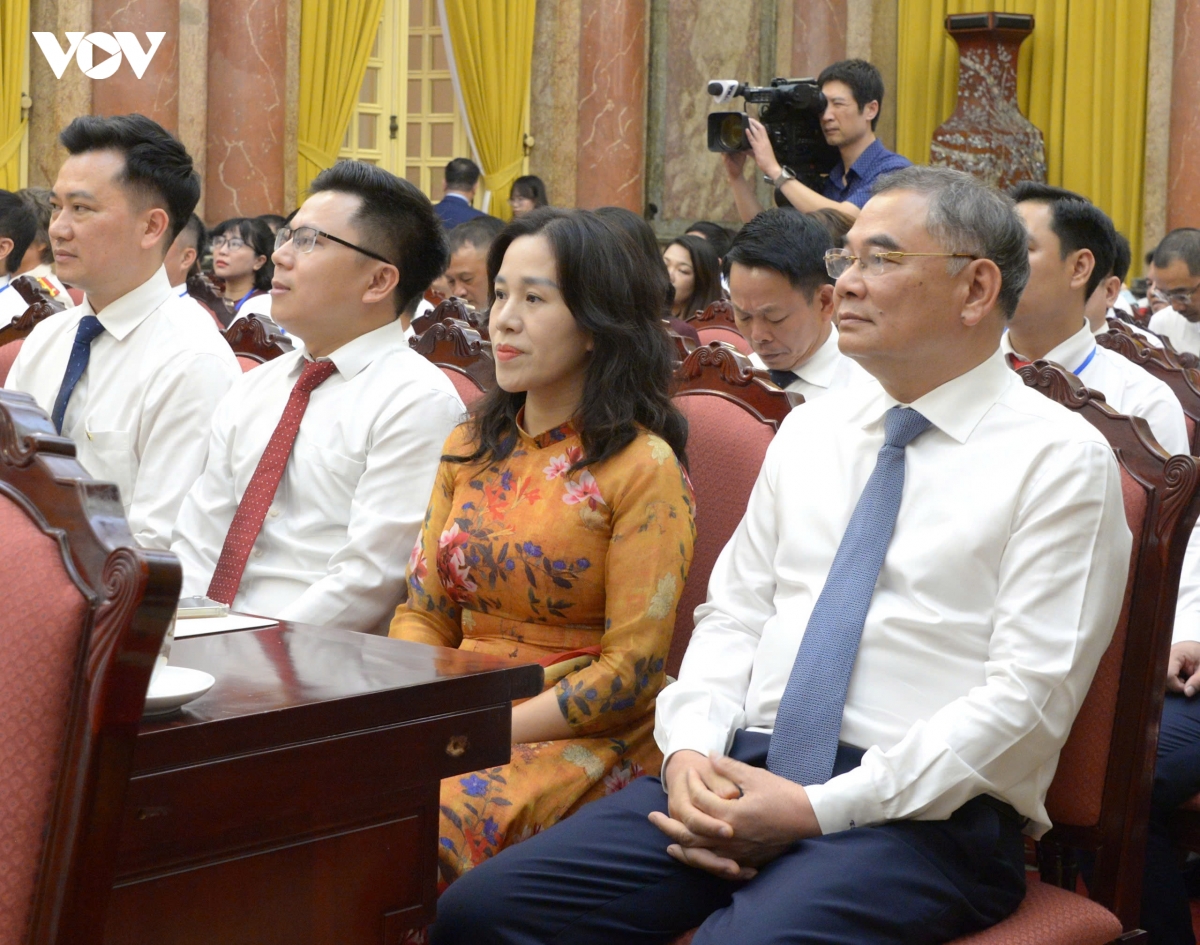 tbt_to_lam_gap_mat_nah_bao_lao_thanh_5.jpg