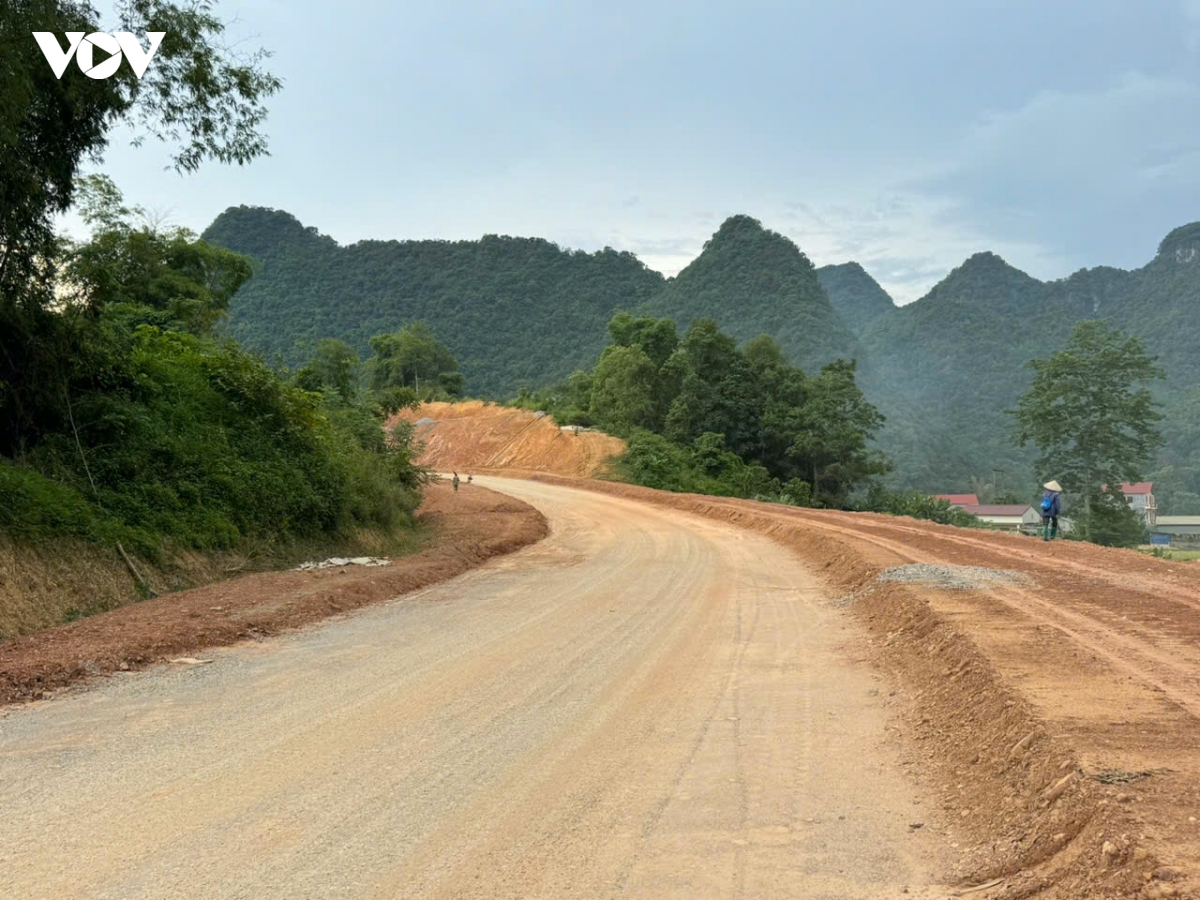 thi_cong_2.jpg