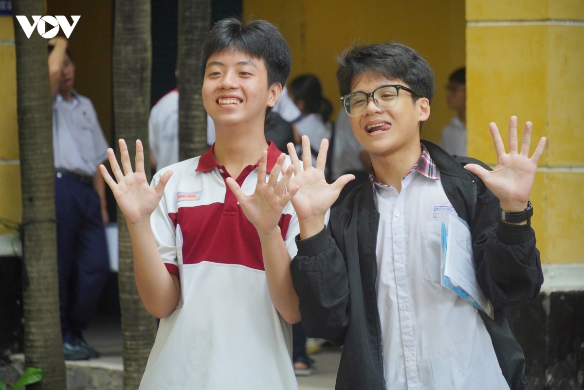 thi_sinh_thi_vao_10.jpeg