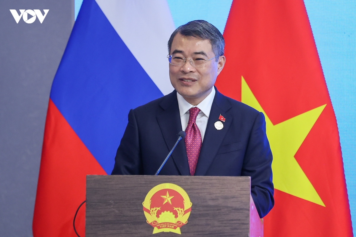 thu_tuong_chinh_phu_le_minh_hung_phat_bieu_voi_ba_con_nguoi_viet_tai_nga.jpg