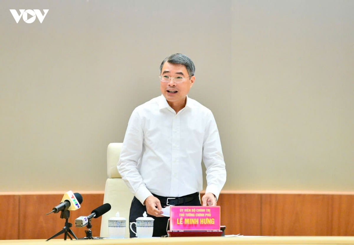 thu_tuong_chinh_phu_le_minh_hung_tai_cuoc_hop.jpg