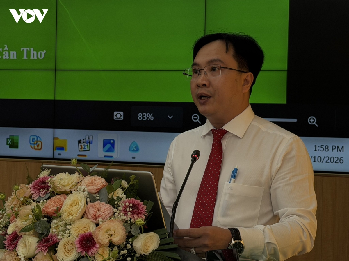 tien_si_le_thanh_hoa-_quyen_vien_truong_vien_kinh_te_-_xa_hoi_thanh_pho_can_tho_phat_bieu_tai_hoi_thao.jpg