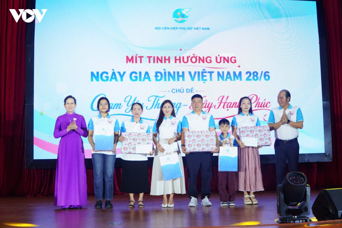 trao_qua_cho_hpocj_sinh_20260626111247.jpg