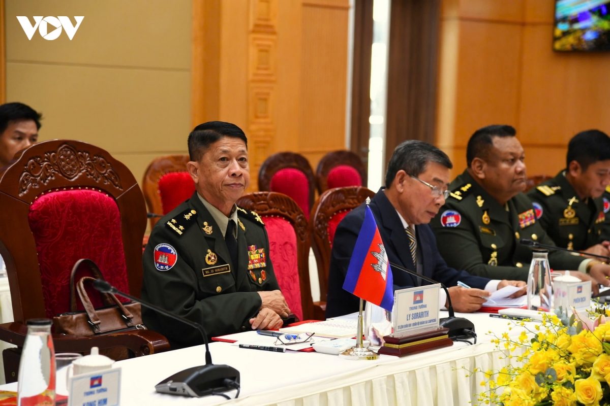 trung_tuong_ly_so_ra_rit_tu_lenh_quan_khu_1_quan_doi_hoang_gia_campuchia.jpg