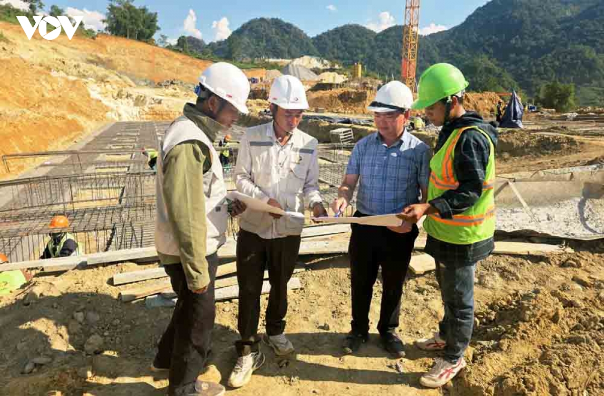 viec_thao_go_kho_khan_vuong_mac_duoc_chu_dau_tu_va_nha_thau_thi_cong_thuc_hien_tai_chan_cong_trinh.jpg