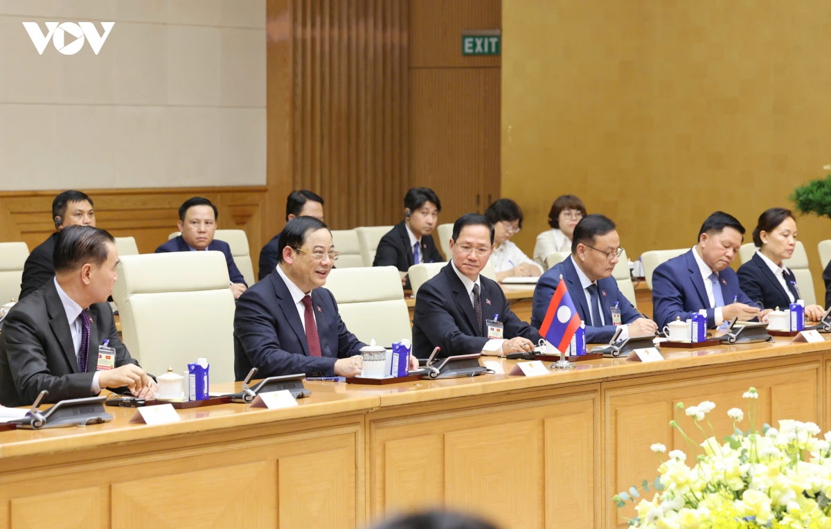 viet_nam_-_lao3.jpg