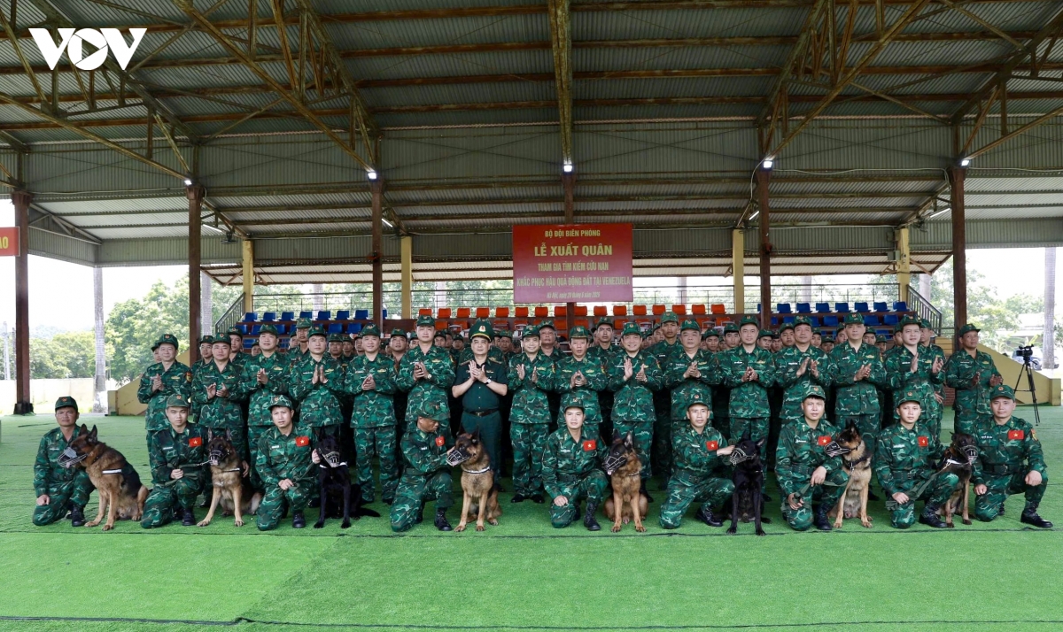 viet_nam_dua_8_cho_nghiep_vu_sang_tim_kiem_cuu_nan_sau_dong_dat_tai_veenzuela_4.jpg