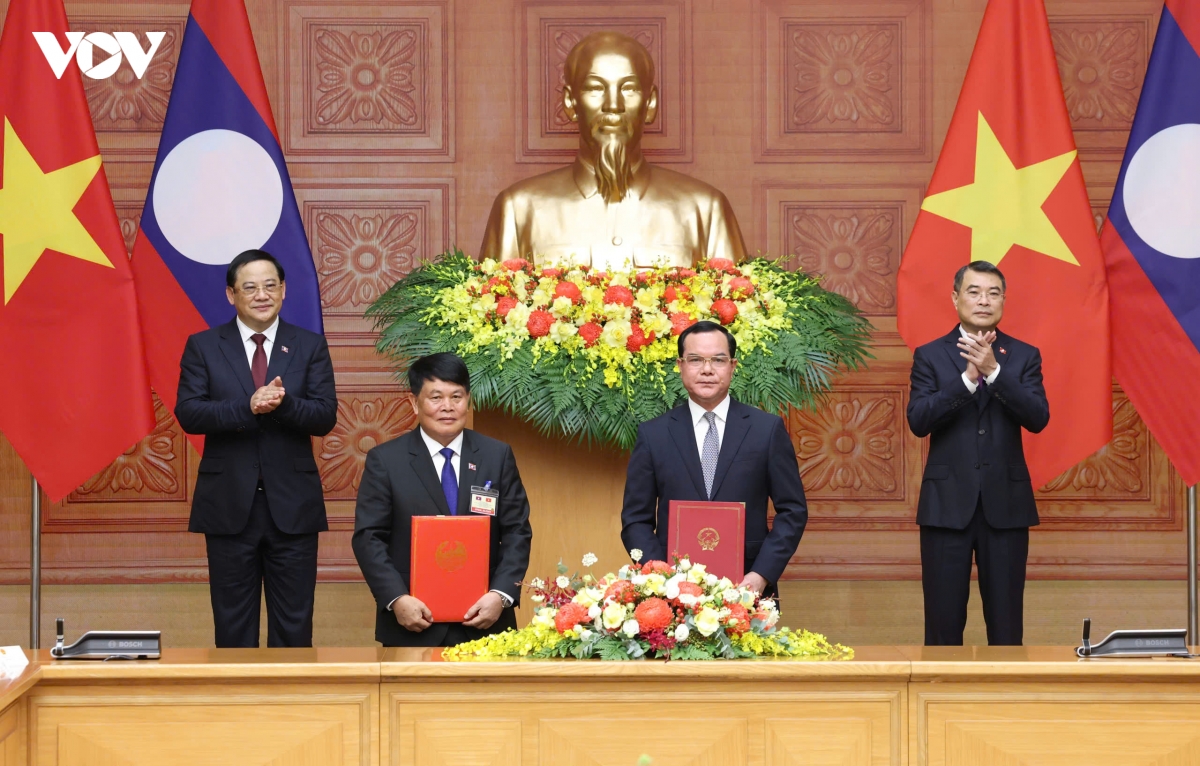 viet_nam_lao1.jpg
