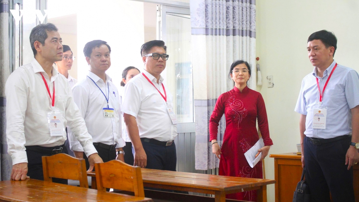 vov_-_doan_cong_tac_cua_bo_giao_duc_va_dao_tao_kiem_tra_co_so_vat_chat_tai_truong_thpt_tran_dai_nghia_vao_chieu_1.6.2026.jpg