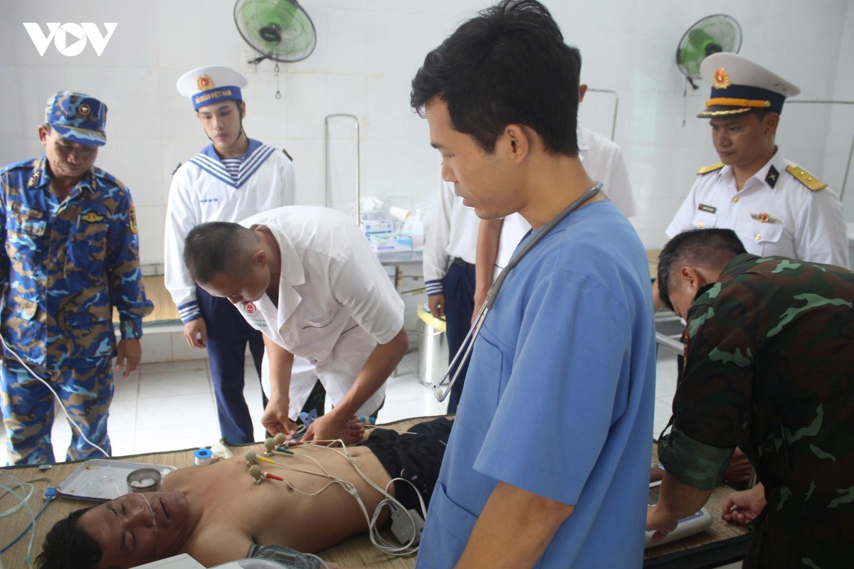 vung_4_hai_quan_khan_truong_cap_cuu_ngu_dan_bi_giam_ap_cap_tinh_muc_do_nang_3.jpg