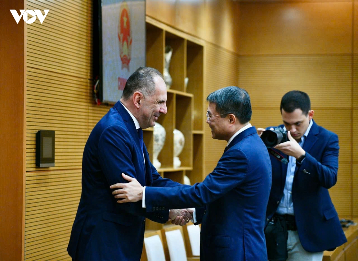 1-thu-tuong-le-minh-hung-4.jpg
