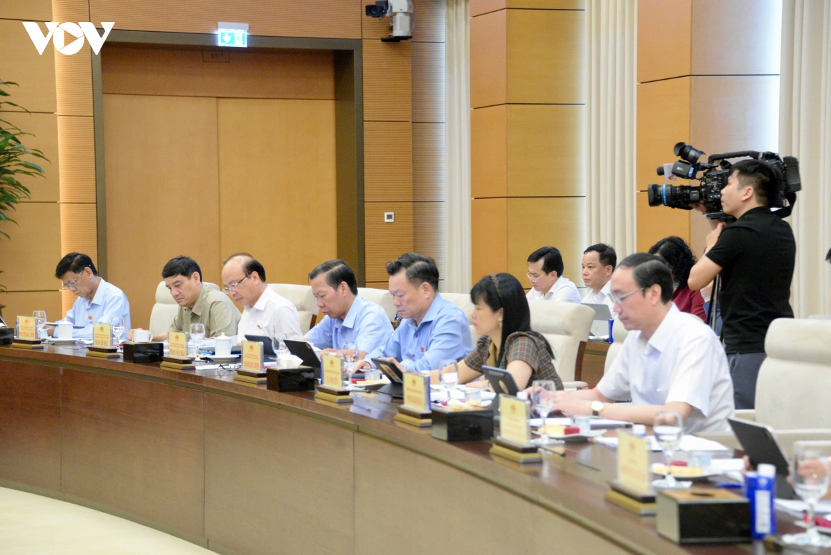 11_chu_tich_quoc_hoi_chu_tri_giao_ban_cong_tac_6_thang_dau_nam_2026_7.jpg
