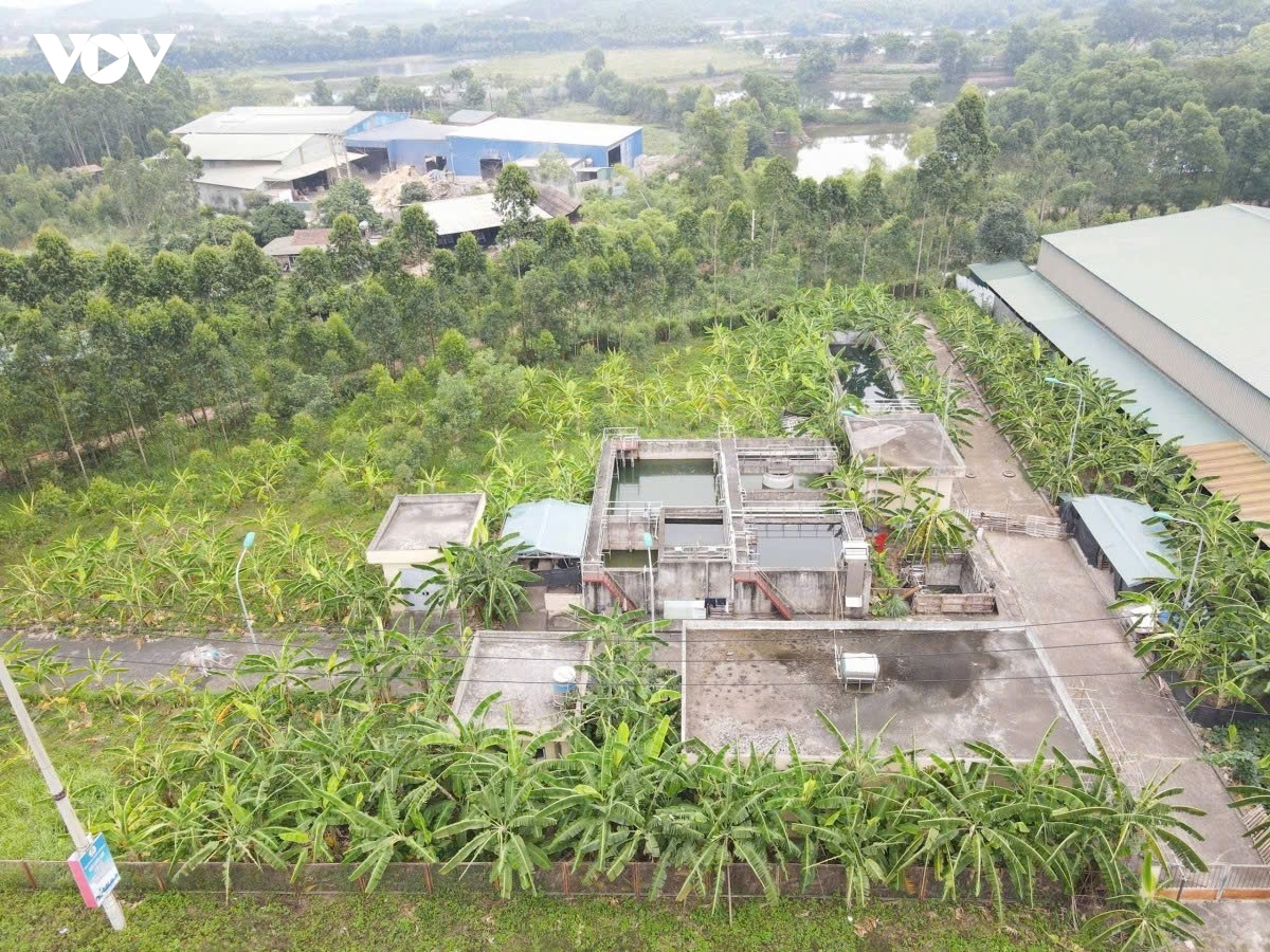 Toàn cảnh trạm xử lý nước thải tập trung tại Cụm công nghiệp Đại Lâm, khu phía Bắc – giai đoạn 1. Công trình có công suất thiết kế 630m³/ngày đêm nhưng hiện chưa thể duy trì vận hành ổn định do lượng nước đầu vào thấp.