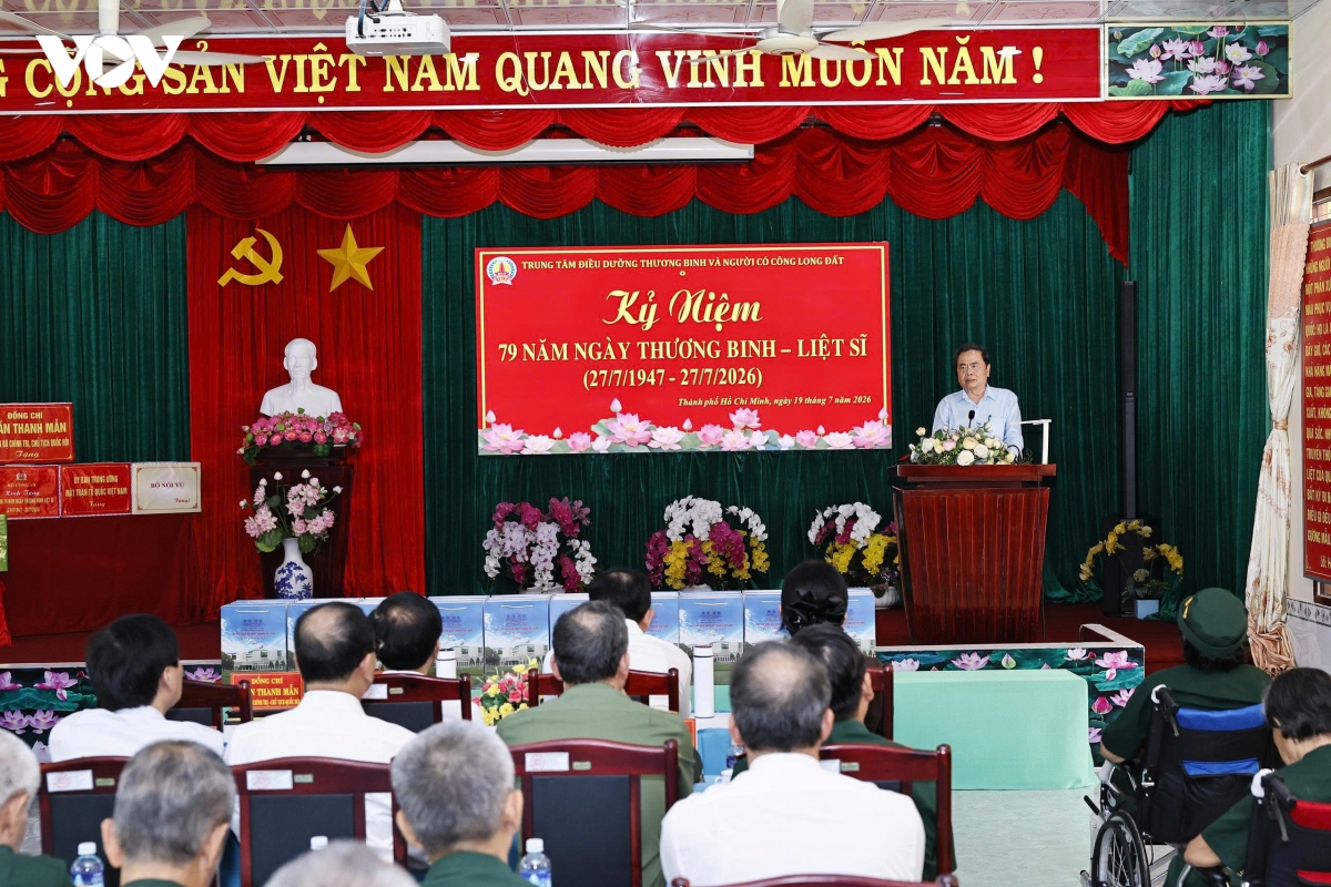 19-7-ctqh-tham-thuong-benh-binh-7.jpg