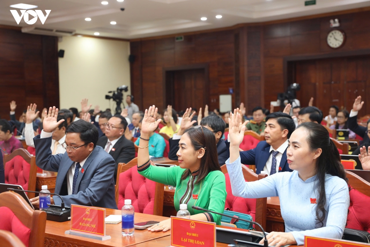 2-7 bieu quyet.jpg