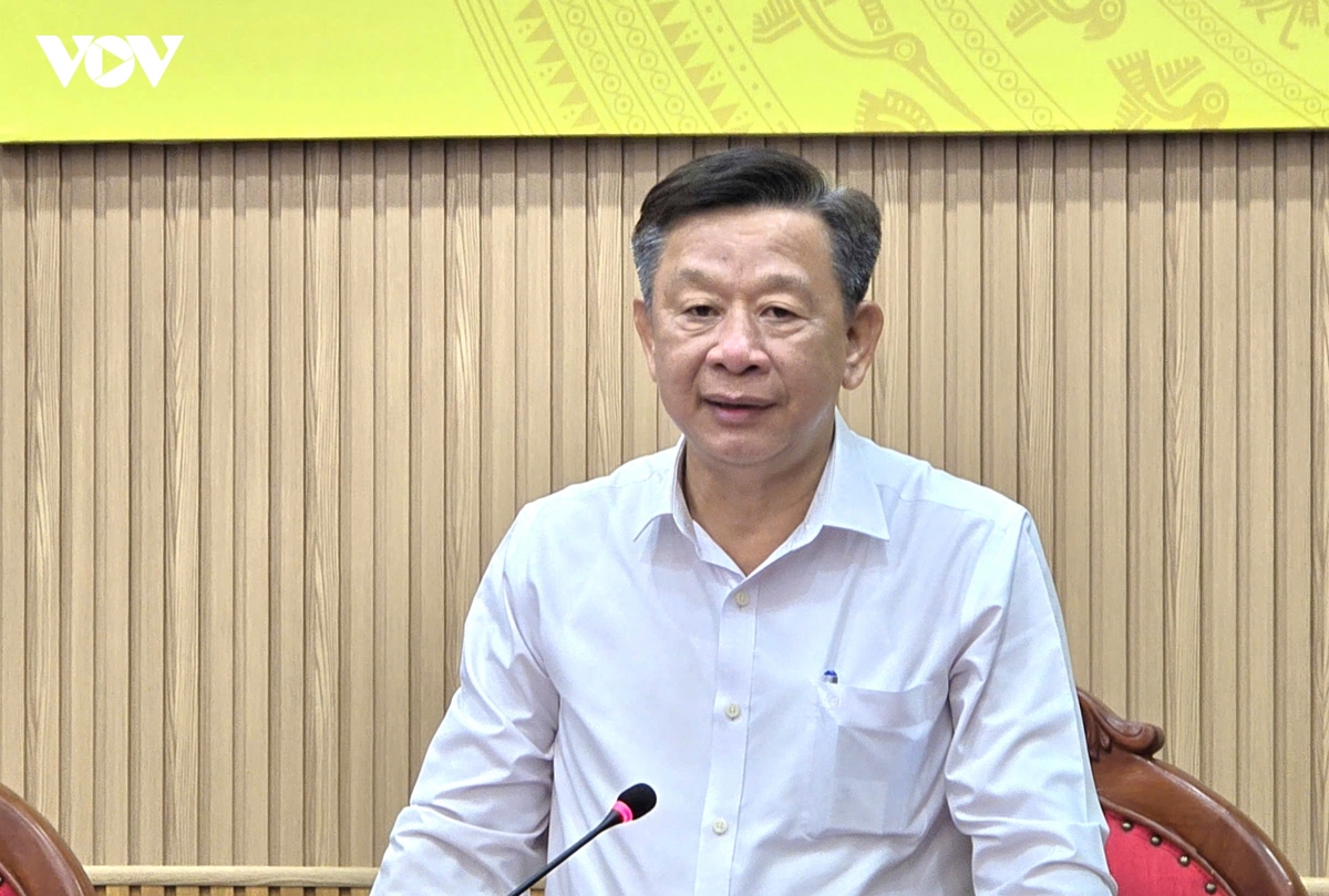 2-ong-ho-trung-viet-thong-tin-tai-buoi-hop-bao.jpg