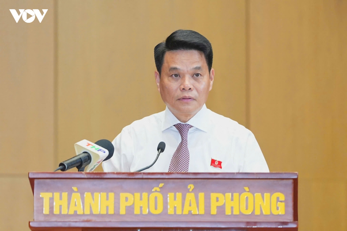 27-7-ong-le-ngoc-chau.jpg