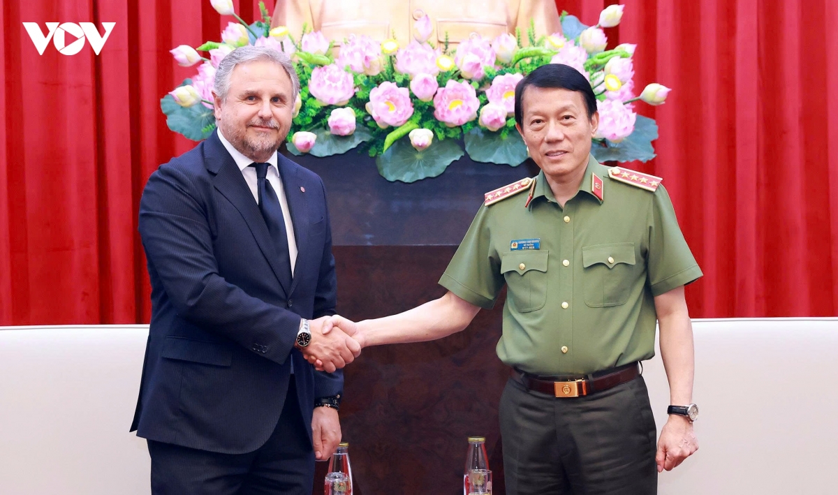 29-07_bo-truong-luong-tam-quang-va-pho-chu-tich-cap-cao-tap-doan-leonardo-1.jpg