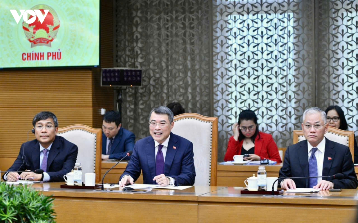 3-thu-tuong-le-minh-hung-3.jpg