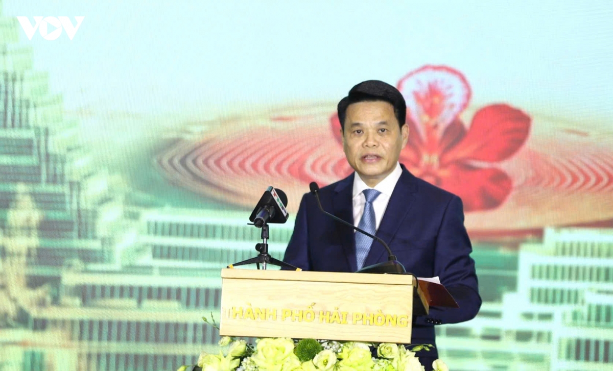 30-7-ong-le-ngoc-ch-au.jpg