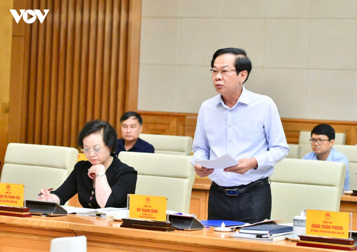 3_bo_truong_bo_noi_vu_do_thanh_binh_bao_cao_tai_phien_hop.jpg
