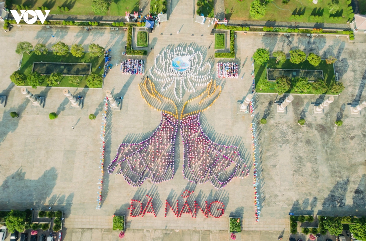 4-man-xep-hinh-nghe-thuat.jpg