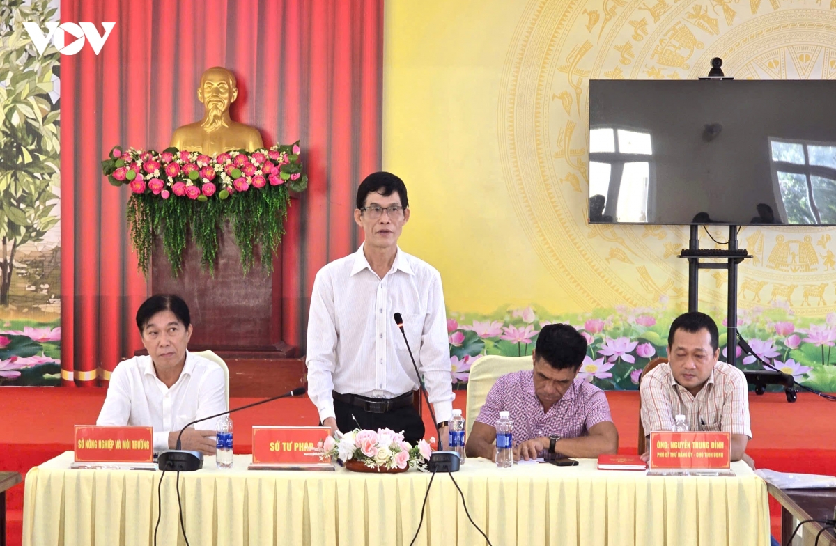 4-ong-pham-quoc-su-dai-dien-co-quan-chuc-nang-tinh-ca-mau-phat-bieu-tai-buoi-gap-nguoi-dan.jpg