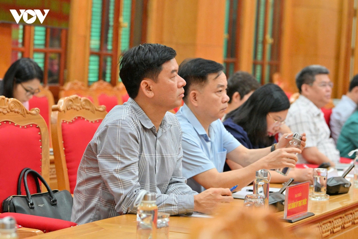 4_thuong_truc_ban_bi_thu_tran_cam_tu_dang_uy_cac_co_quan_trung_uong_4.jpg