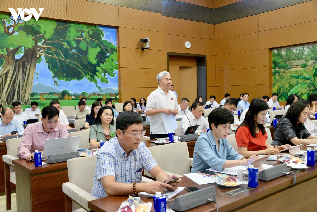 8_chu_tich_quoc_hoi_chu_tri_giao_ban_cong_tac_6_thang_dau_nam_2026_5.jpg