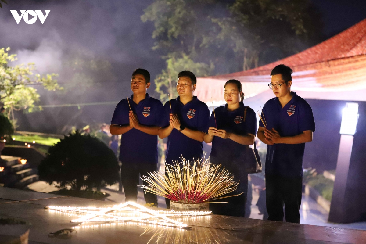 _chuong-trinh-dien-ra-trong-khong-khi-trang-nghiem-thanh-kinh-the-hien-dao-ly-uong-nuoc-nho-nguon-den-on-dap-nghia.jpg