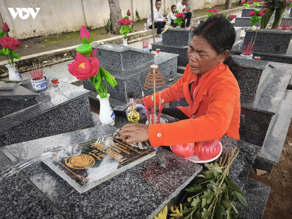 ba-xxai-lau-mo-ohan-cho-anh-.jpg