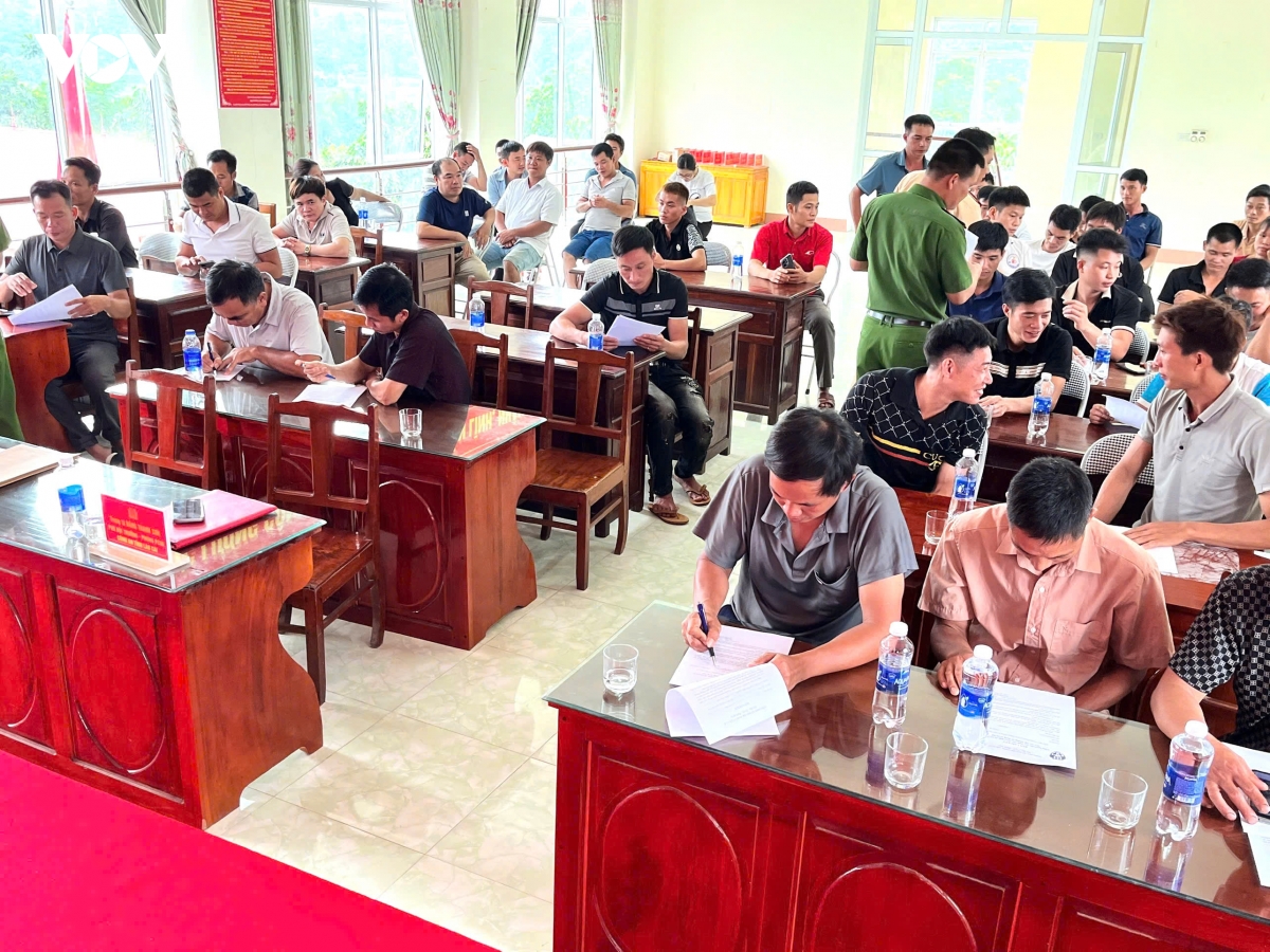 ban-lang-binh-yen-2_0.jpg