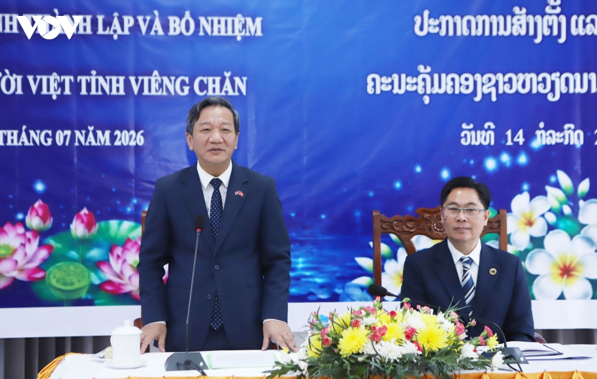 ban-quan-ly-nguoi-viet-nam-tai-vientaine-lao-1.jpg
