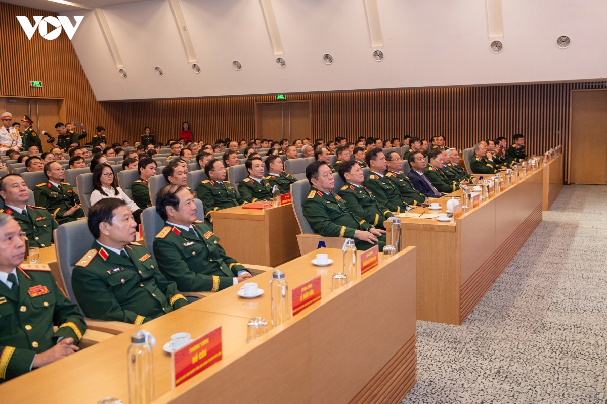 bao-tang-lich-su-quan-su-viet-nam-don-nhan-huan-chuong-bao-ve-to-quoc-hang-ba-2.jpg