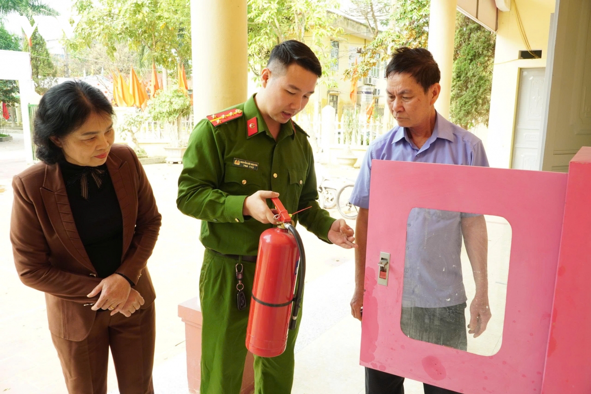 bau-cu-phuong-phan-dinh-phung-thai-nguyen6.jpg
