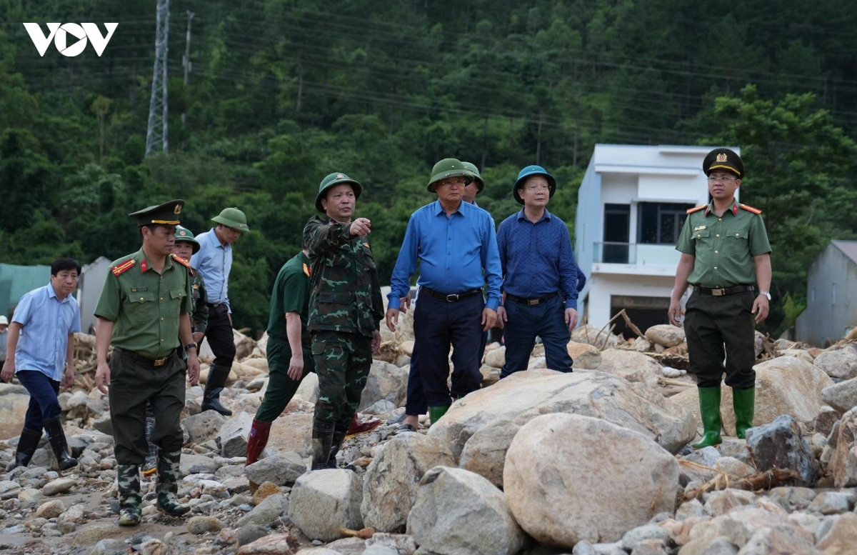 bi-thu-tinh-uy-lai-chau-le-minh-ngan-kiem-tra-cong-tac-khac-phuc-tai-tam-lu-doi-11-xa-muong-than.jpg