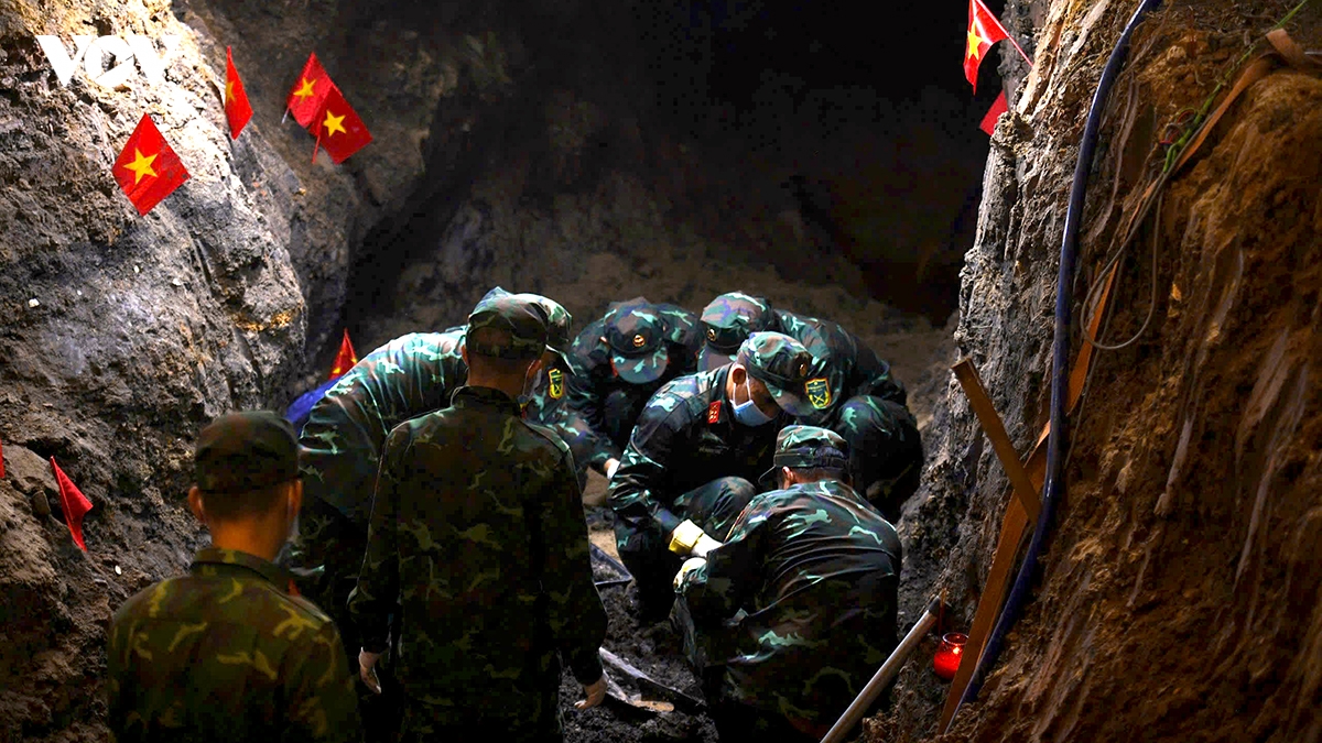 bo-tu-lenh-tp.hcm-to-chuc-tim-kiem-quy-tap-hai-cot-liet-si-tai-cong-vien-le-thi-rieng_1.jpg