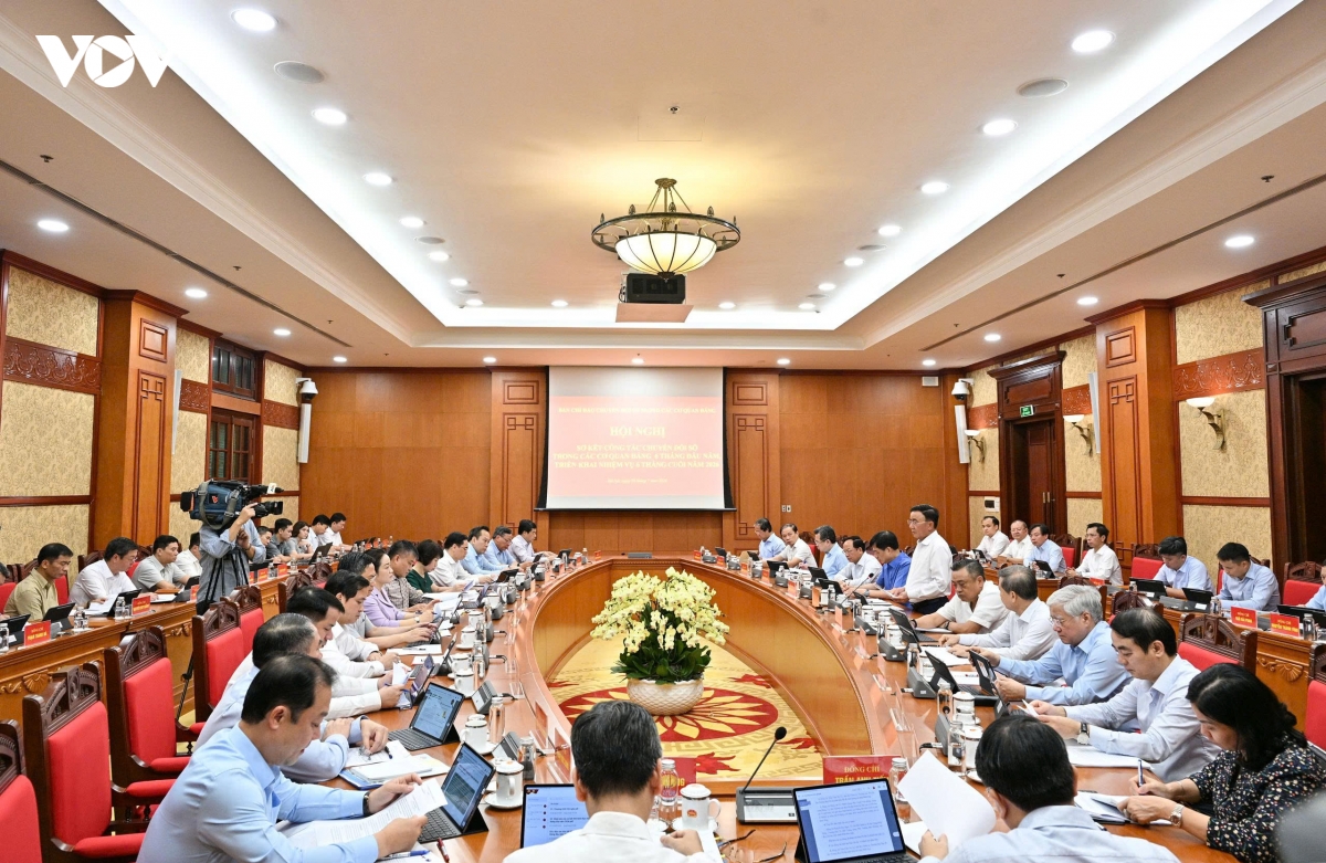 cac-dai-bieu-du-hoi-nghi.jpg