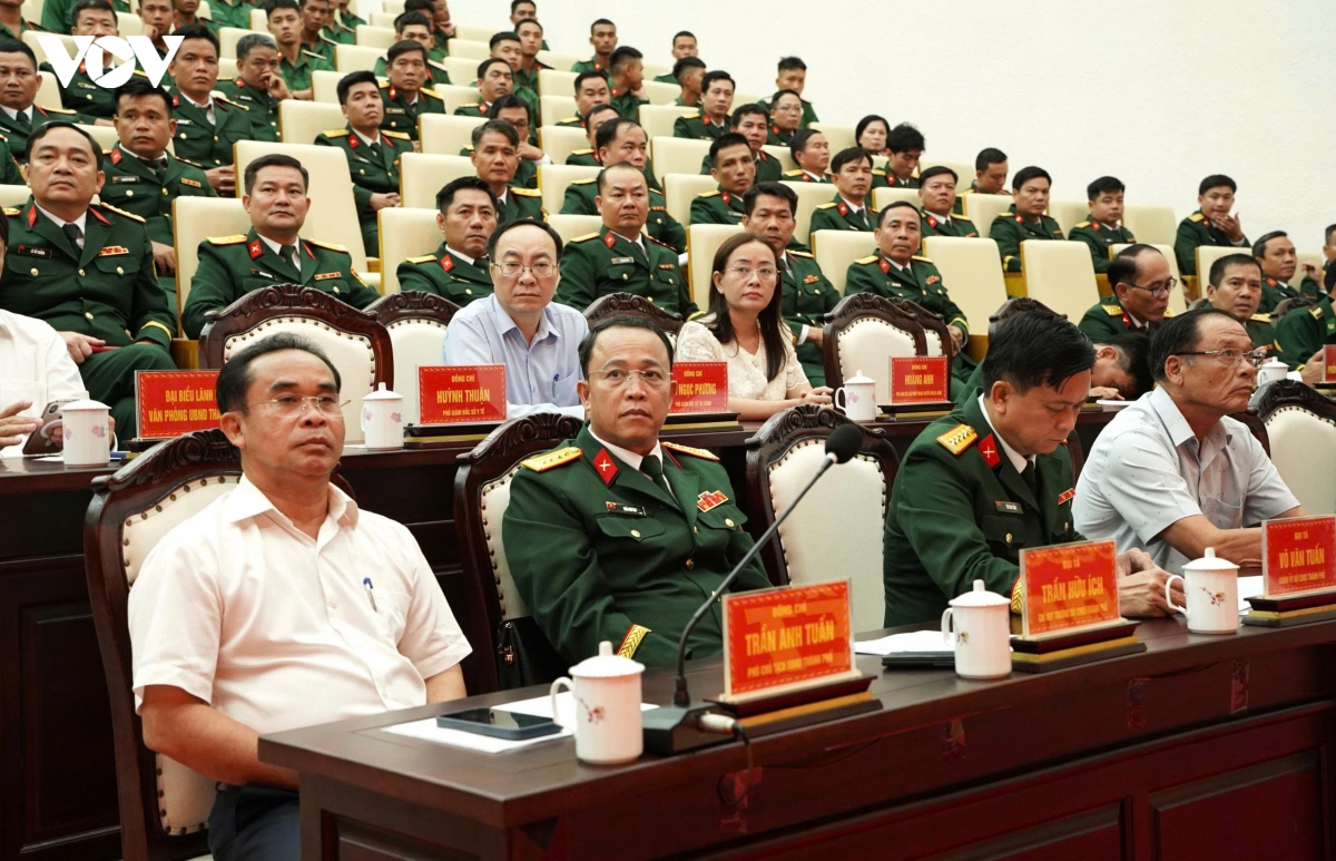 cac_dai_bieu_du_buoi_le_cong_bo.jpg