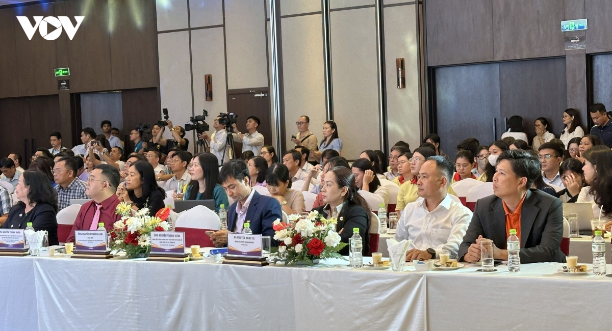 cacddaaij-bieu-tham-du-hoi-thao.jpg