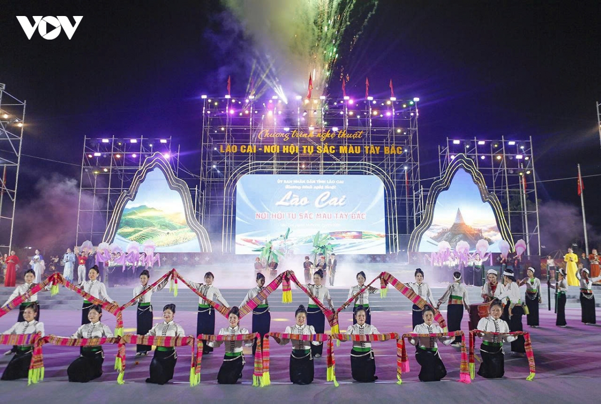 chuong-trinh-nghe-thuat-lao-cai-noi-hoi-tu-sac-mau-tay-bac.jpg