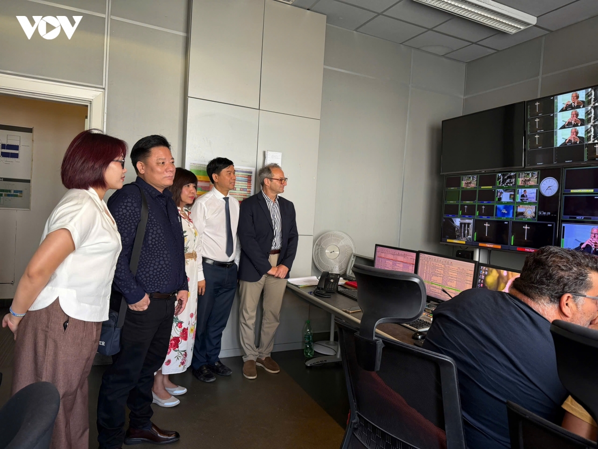 dai-tieng-noi-viet-nam-lam-viec-tai-malta-2.jpg