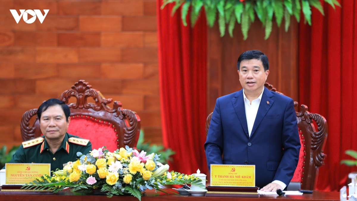 dai_tuong_nguyen_tan_cuong_tham_lam_viec_tai_lam_dong_2.jpg