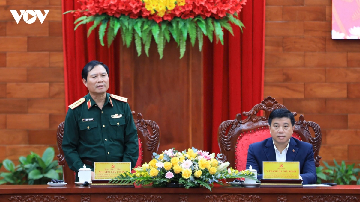 dai_tuong_nguyen_tan_cuong_tham_lam_viec_tai_lam_dong_3.jpg