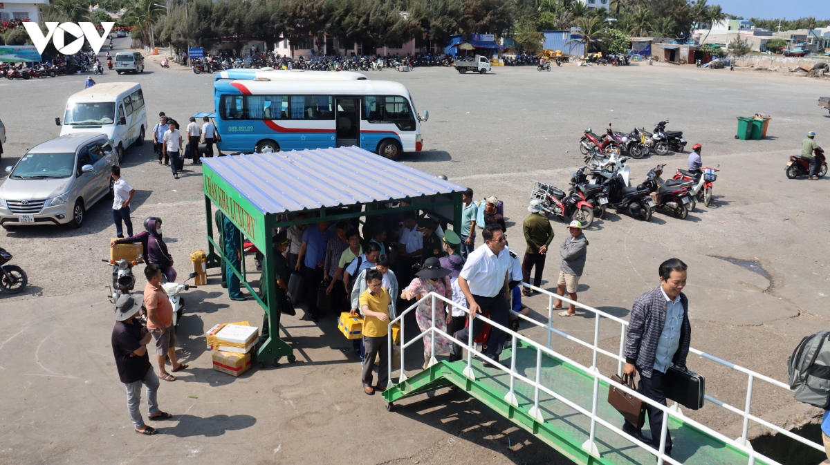dam-bao-an-toan-tau-tuyen-phan-thiet-phu-quy-2.jpg