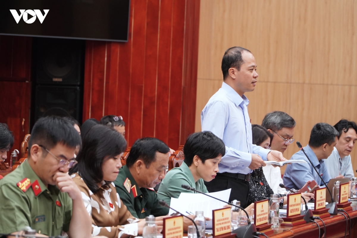 doan-khao-sat-cua-uy-ban-quoc-phong-an-ninh-va-doi-ngoai-quoc-hoi-khoa-xvi-lam-viec-voi-ubnd-tinh-quang-tri-.jpg