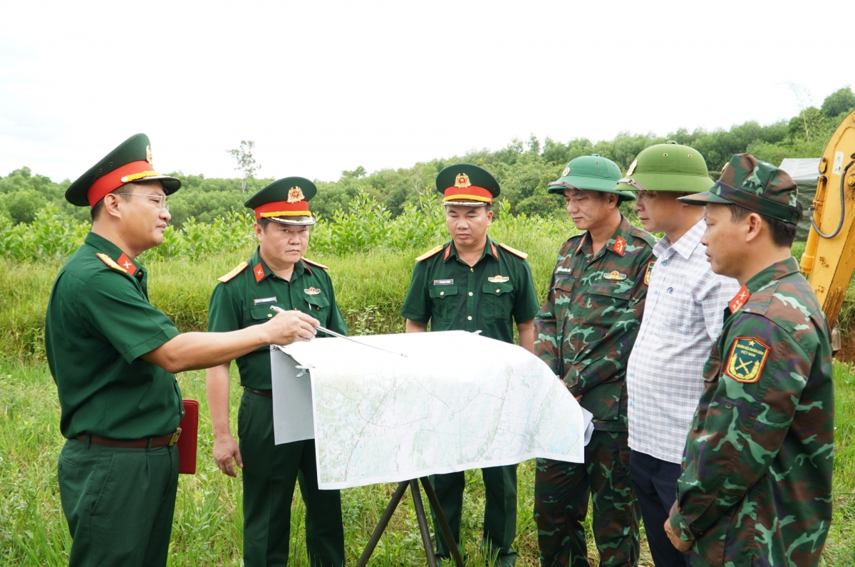 doan_cong_tac_khao_sat_thong_tin_mo_liet_si_tai_khu_vuc_cau_nhi_xa_nam_hai_lang_tinh_quang_tri.jpg
