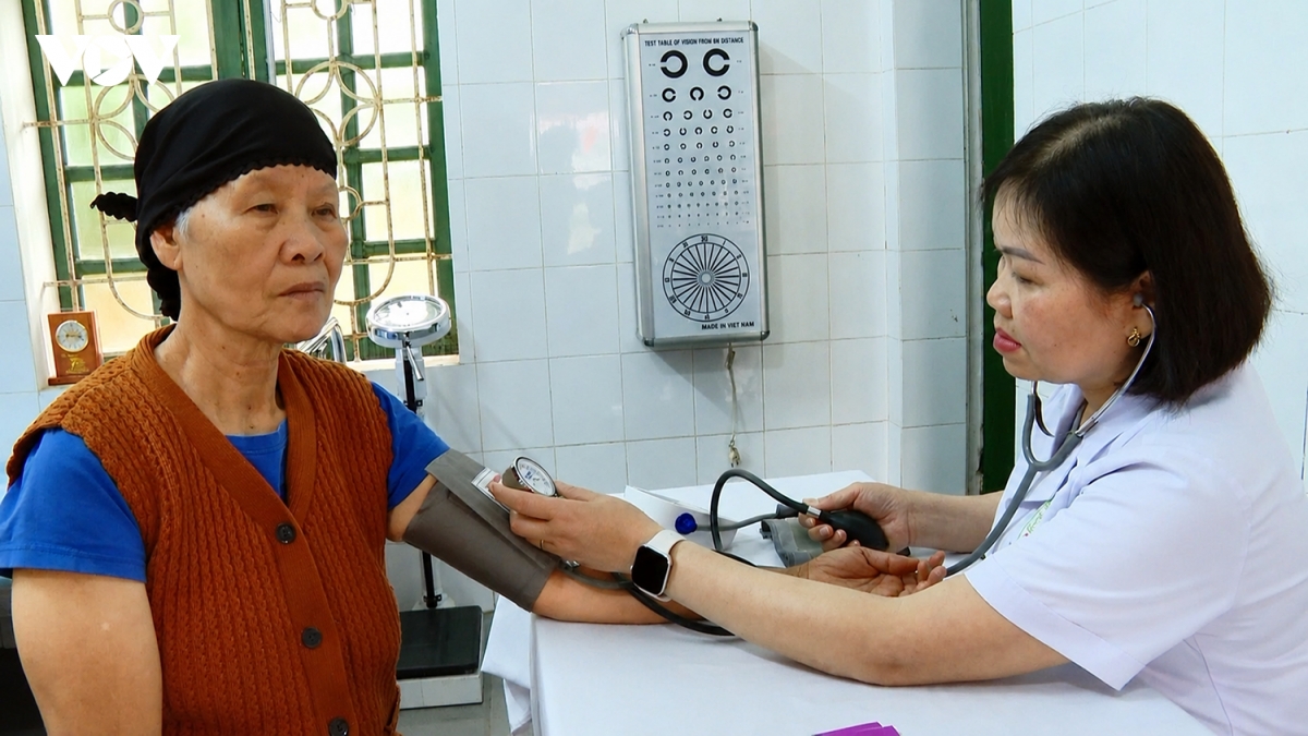 doi_ngu_bac_si_tu_cac_benh_vien_lon_duoc_biet_phai_da_gop_phan_nang_cao_chat_luong_dich_vu_y_te_co_so.png